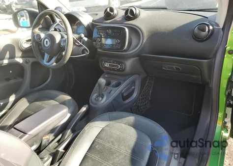 2017 Smart Fortwo z USA, uszkodzony, nr VIN WMEFJ9BA4HK229736